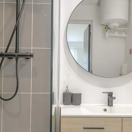 Blackwood-parking Prive Gratuit Apartment Villeurbanne